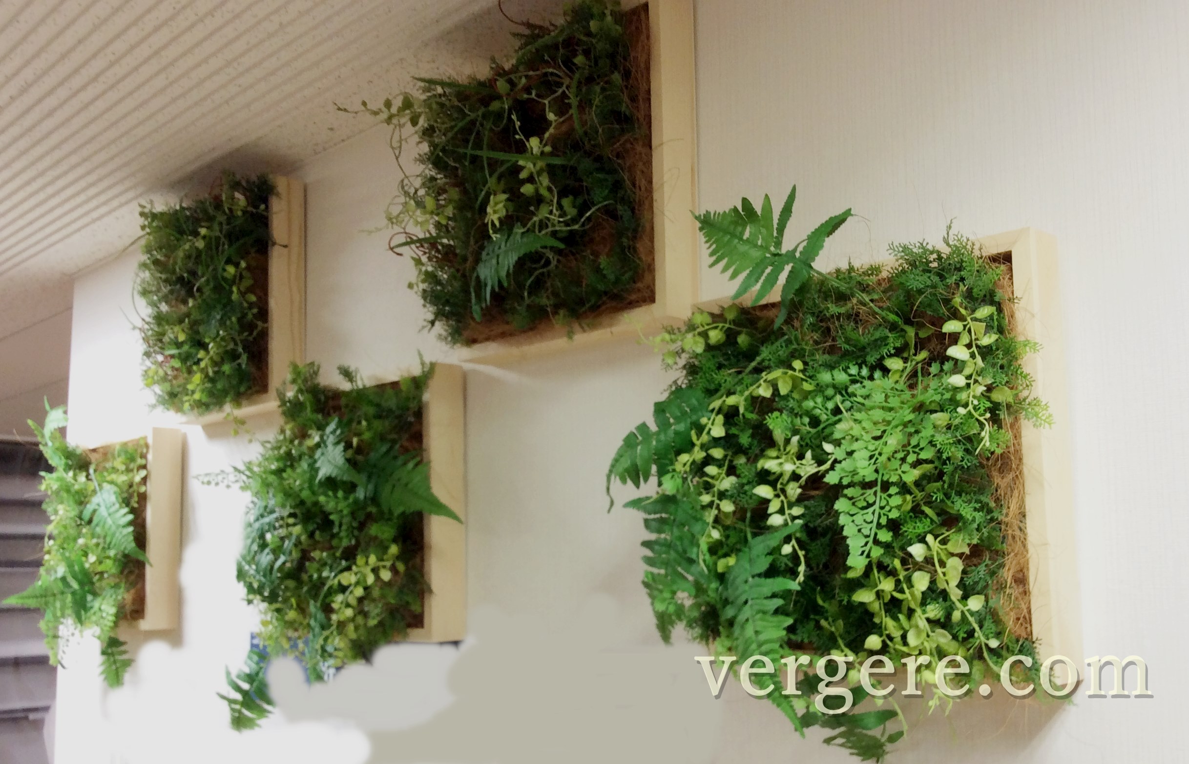 壁面緑化・壁掛け・ウォールグリーン・人工樹木パネル | 観葉植物レンタルとグリーンレンタルのヴェルジェ